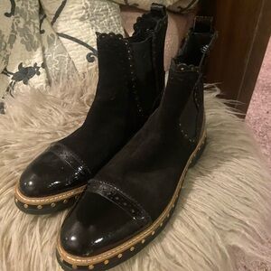 Free People Chelsea Boots- black. Size 9